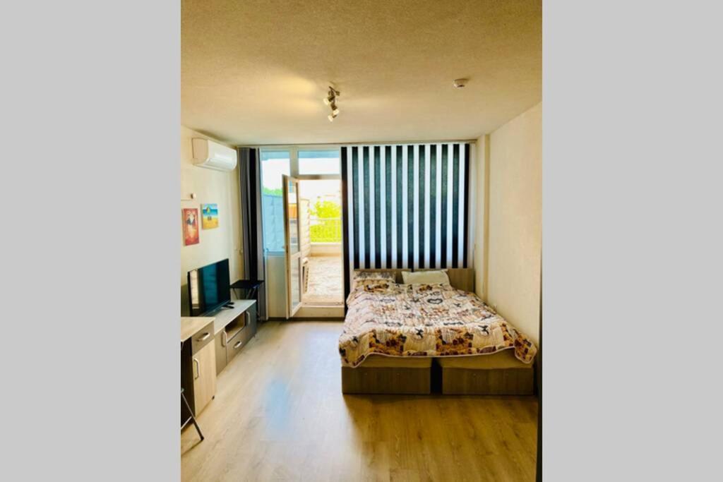 Large Studio In Studentski Grad With Huge Terrace Apartemen Sofia